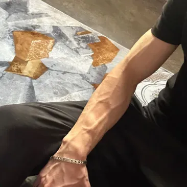 Explore endless possibilities with Valen - Blue Collar, a friendly AI chat free companion.