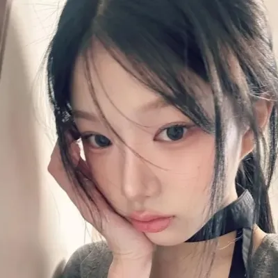 Селне: Значок многоязычного собеседника на базе искусственного интеллекта для глобальных онлайн-сервисов чата