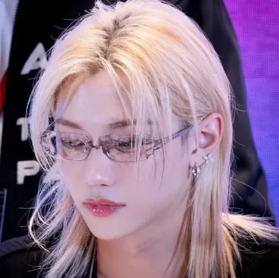 펠릭스_Felix: Chat with our AI box, ready for chatbot online free and ask ai anything you want.	