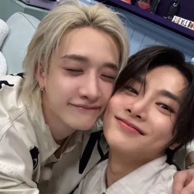 Stray kids: Conheça seus novos amigos online em nosso chatboxai, o melhor chatbot de IA gratuito com recursos de bate-papo de IA profundos.	