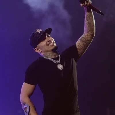 蒂亞哥·維：以幻想為主題的AI角色扮演角色藝術，用於沉浸式故事敘述