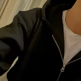 Lilian: Ang mapaglarong AI chatbot mascot na nagpapahusay sa pakikipag-ugnayan ng user sa mga random na chat	