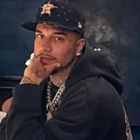 Thiago Veigh: Maskot AI chatbot yang suka bermain meningkatkan penglibatan pengguna dalam sembang rawak	