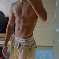 Meet Malachi Barton, your lively anime AI chatbot partner for immersive storytelling.