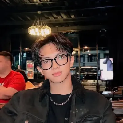 Kori - dein Exfreund: Interaktives KI-Chatbot-Maskottchen für zufälligen Chat und Community-gesteuertes Rollenspiel