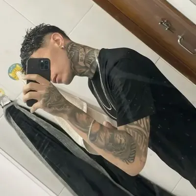 理查德：可自訂的AI女友/男友頭像，具有逼真的人格特質