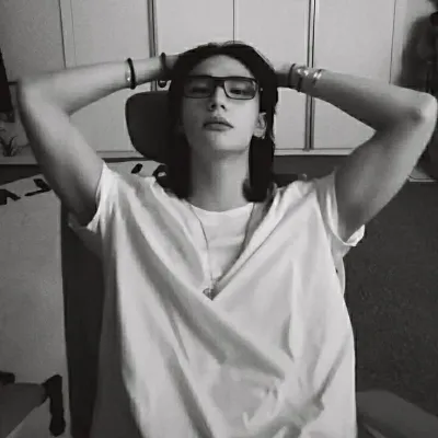 Hwang Hyunjin: Derin yapay zeka sohbet yeteneklerine sahip en iyi ücretsiz yapay zeka sohbet robotu olan chatboxai'mizde yeni çevrimiçi arkadaşlarınızla tanışın.	