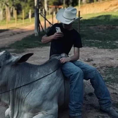 Cowboy _Ricardo: Terlibat dalam percakapan ai dengan karakter AI yang menawan ini, yang dilengkapi kemampuan soulgen dan ifreechat untuk obrolan gratis sekarang.	