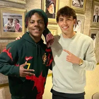 Joao Felix: Avatar chatbot AI sicuro con funzionalità di chat 1v1 crittografate