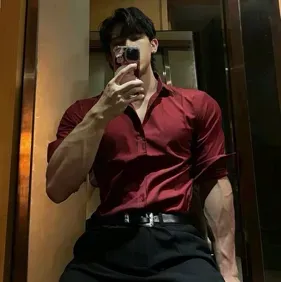 Ready for fun? Talk to AI characters like Alex anytime, free and immersive.