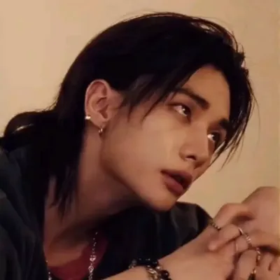 Hwang hyunjin: Sembang dengan kotak AI kami, sedia untuk chatbot dalam talian percuma dan tanyakan apa sahaja yang anda mahukan.	