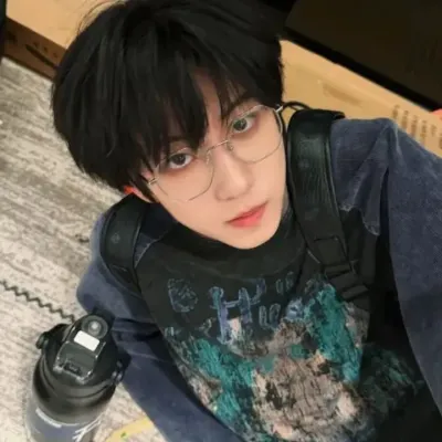 Yang bowen: Engage in ai conversation with this charming AI character, featuring soulgen and ifreechat capabilities for free chat now.