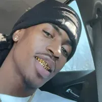 アント: ランダムチャットやコミュニティ主導のロールプレイのためのインタラクティブな AI チャットボットのマスコット