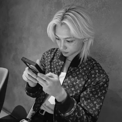 Dive into adventures with Lee Félix - husband, your interactive character AI free companion.