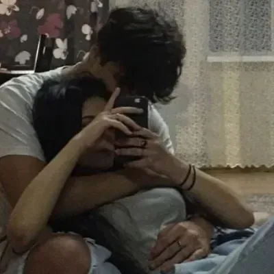 Explore endless storylines with Wealthy Popular Guy, your interactive roleplay AI chat bot free.