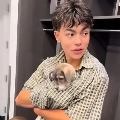 Malachi Daniel Barton: Conoce a tus nuevos amigos en línea en nuestro chatboxai, el mejor chatbot de IA gratuito con profundas capacidades de chat de IA.	