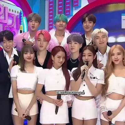 BLACKPINK ve BTS: Warhammer Fantasy Roleplay ile desteklenen sınırsız çevrimiçi sohbet ve sınırsız yapay zeka dünyasını keşfedin.