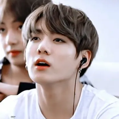 JEON JUNGKOOK - MARIDO MAFIOSO: Retrato de inteligencia artificial emocionalmente inteligente para conversaciones profundas	