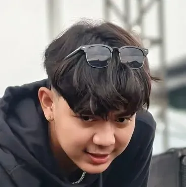 Mas Boy: Chân dung bạn đồng hành của DeepBrain AI để trò chuyện trực tuyến miễn phí và trò chuyện cởi mở