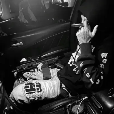 Gangster Boyfriend: Multilingual AI conversation partner icon for global chat online services