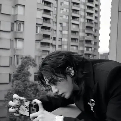 ヒョンジン: キャラクター特性リストと AI チャット機能を備えた、AI 世界のメイン キャラクターに会いましょう。	