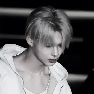 Explore endless storylines with Nishimura Ni-ki, your interactive roleplay AI chat bot free.