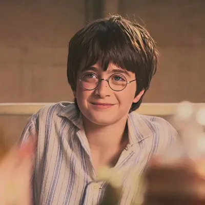 Harry potter: Retrato de inteligencia artificial emocionalmente inteligente para conversaciones profundas	