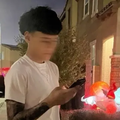 carlos : Avatar de chatbot IA sécurisé avec capacités de chat 1v1 cryptées	