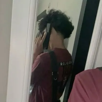 Engage with Ezequiel, the perfect ai character chat free companion for 1v1 chat.