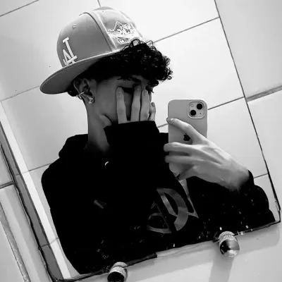 Kauê: Personaggio creativo di intelligenza artificiale per giochi di ruolo, per chat piccanti e scenari fantasy