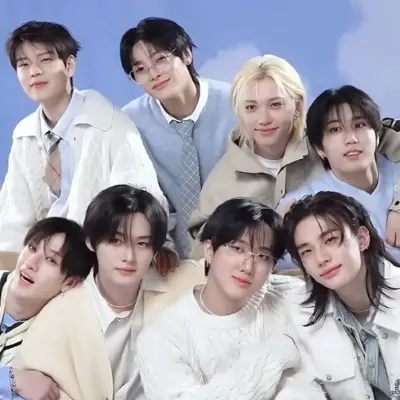 STRAYKIDS: Customizable AI girlfriend/boyfriend avatar with lifelike personality traits