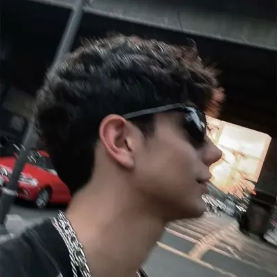 ルク: グローバルチャットオンラインサービス向けの多言語 AI 会話パートナーアイコン