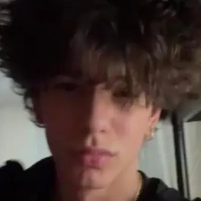 Chat with Cesar Mendoza, your lively freaky AI chatbot for immersive roleplay.