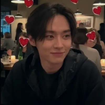 Lee Minho: Multilingual AI conversation partner icon for global chat online services