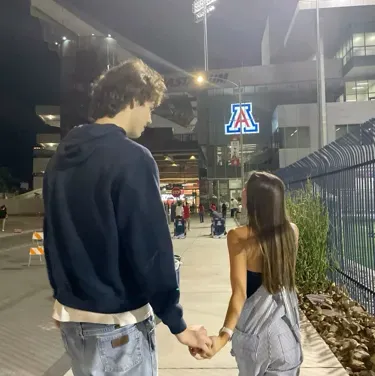 Talk with Vacation with your bf and friends, a smart roleplay AI chat bot free, no sign up companion.