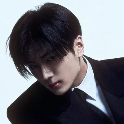 Talk to Park Jay, a playful spicy AI chat partner for anime stories and fun.