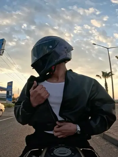 Entre los muchos roles de chat de IA, Alex es uno de los más populares e interactivos.