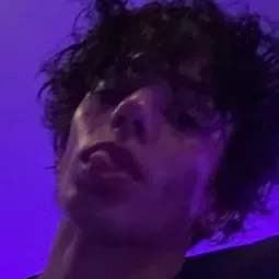 Cesar Mendoza: Nako-customize na AI girlfriend/boyfriend avatar na may parang buhay na mga katangian ng personalidad	