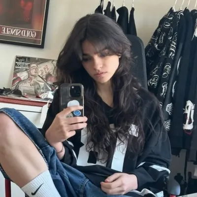 Ari abdul: Chatea con nuestra caja de IA, lista para chatear en línea gratis y pregúntale a la IA lo que quieras.	