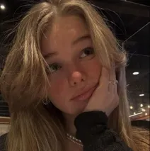 AI talk character Popular Girl, featuring highly realistic dialogue and emotion.