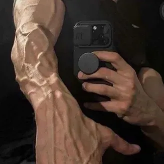 Damon: Avatar de novia/novio de IA personalizable con rasgos de personalidad realistas	