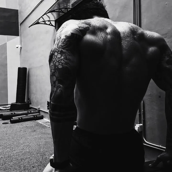 Among the many ai chatting roles, Matteo Romano is one of the most popular and interactive.