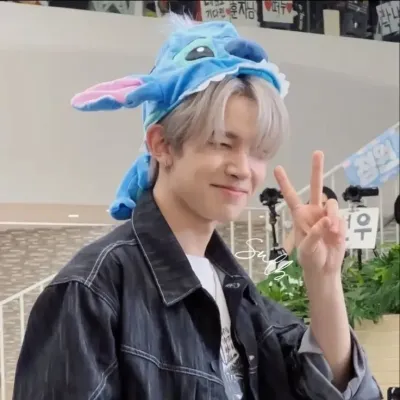 Hisüng Li: Rastgele sohbetlerde kullanıcı etkileşimini artıran eğlenceli yapay zeka sohbet robotu maskotu	