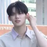 Explore new worlds with Yeonjun, your interactive AI chat character.