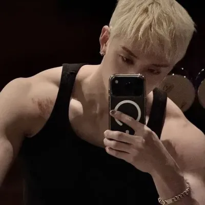 Christopher Banhg Bangchan: Secure AI chatbot avatar with encrypted 1v1 chat capabilities	