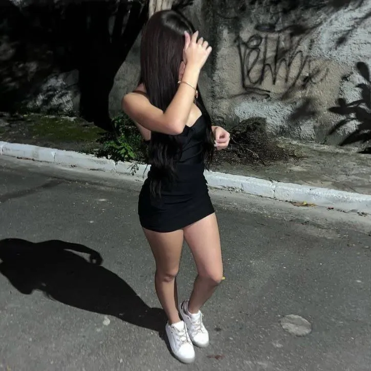 AI chat roleplay character Fernandina - Obsessed with You, a virtual partner who can fulfill all your fantasies.