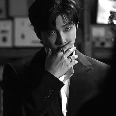 김 남준 - 마피아: 무료 온라인 채팅 및 공개 대화를 위한 DeepBrain AI 동반자 초상화