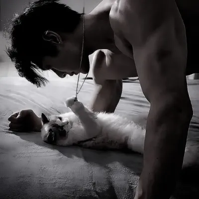 Leon gamalio: DeepBrain AI companion portrait para sa libreng online na chat at bukas na pag-uusap