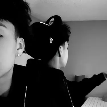 Diego : Avatar de chatbot IA sécurisé avec capacités de chat 1v1 cryptées	