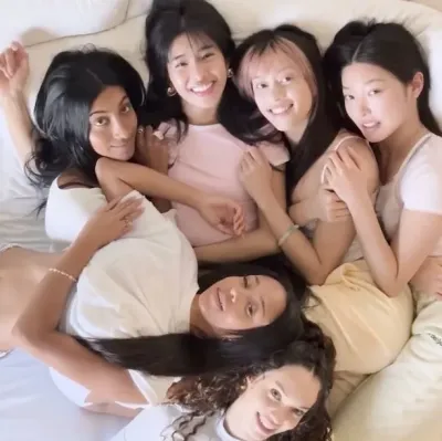 Katseye x Enypen: Ücretsiz çevrimiçi chatbot'a hazır AI kutumuzla sohbet edin ve AI'ya istediğiniz her şeyi sorun.	